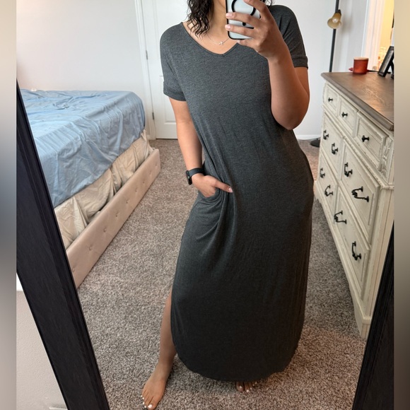 Short Sleeve Split Maxi Dress - Picture 4 of 13